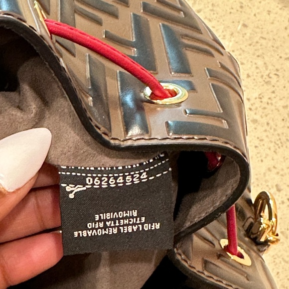 Fendi bucket bag - Picture 12 of 12